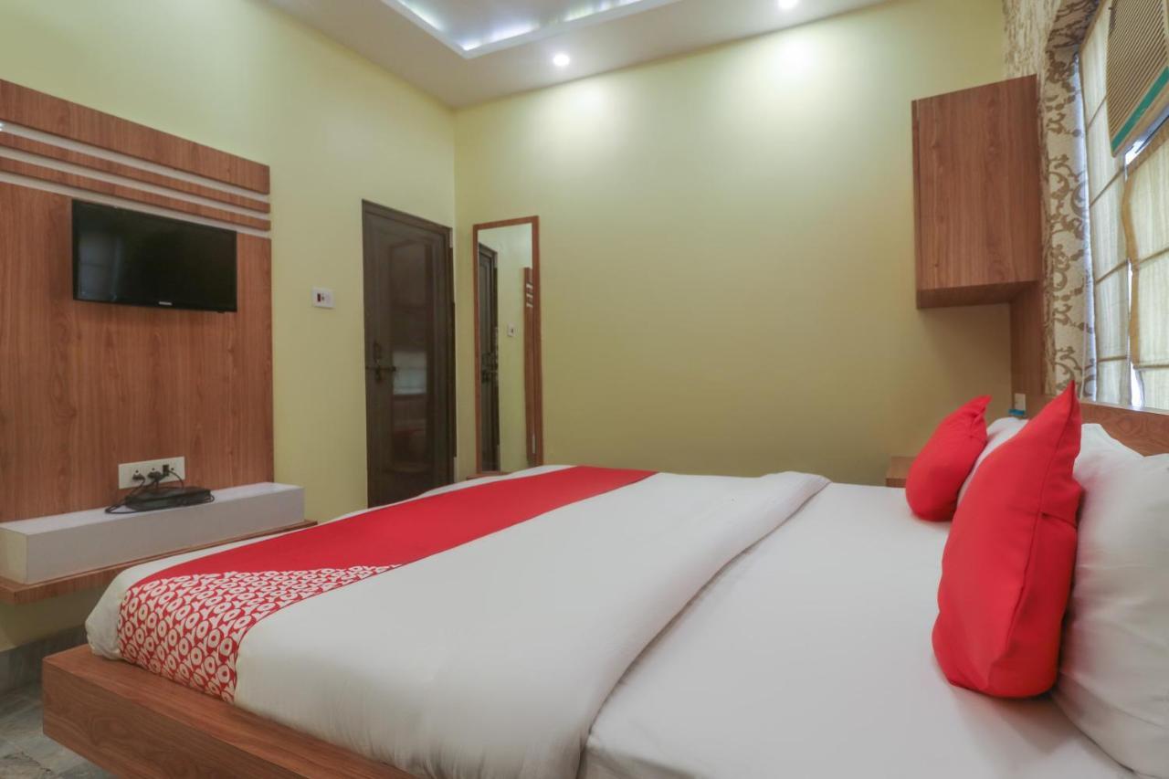 Oyo 60651 Hotel Arya Varanasi Exterior photo