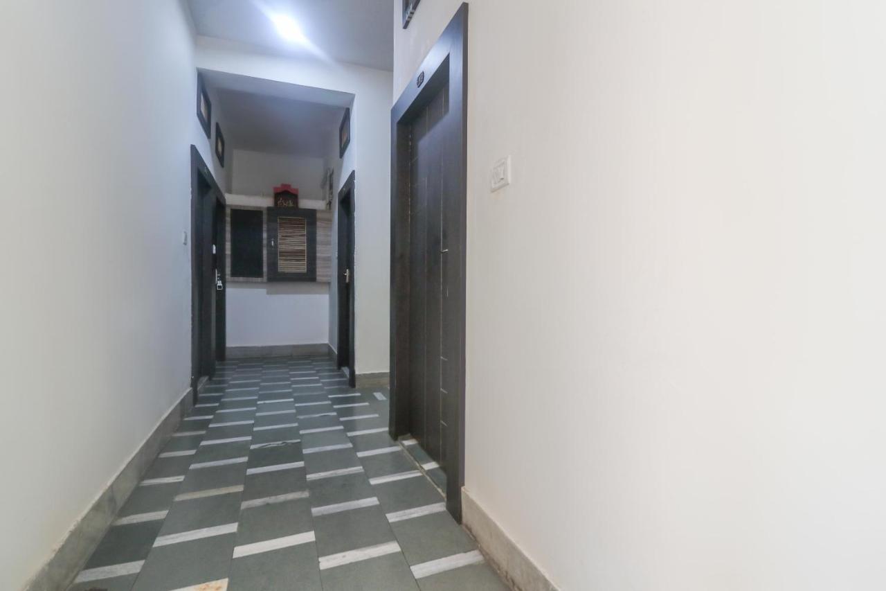Oyo 60651 Hotel Arya Varanasi Exterior photo