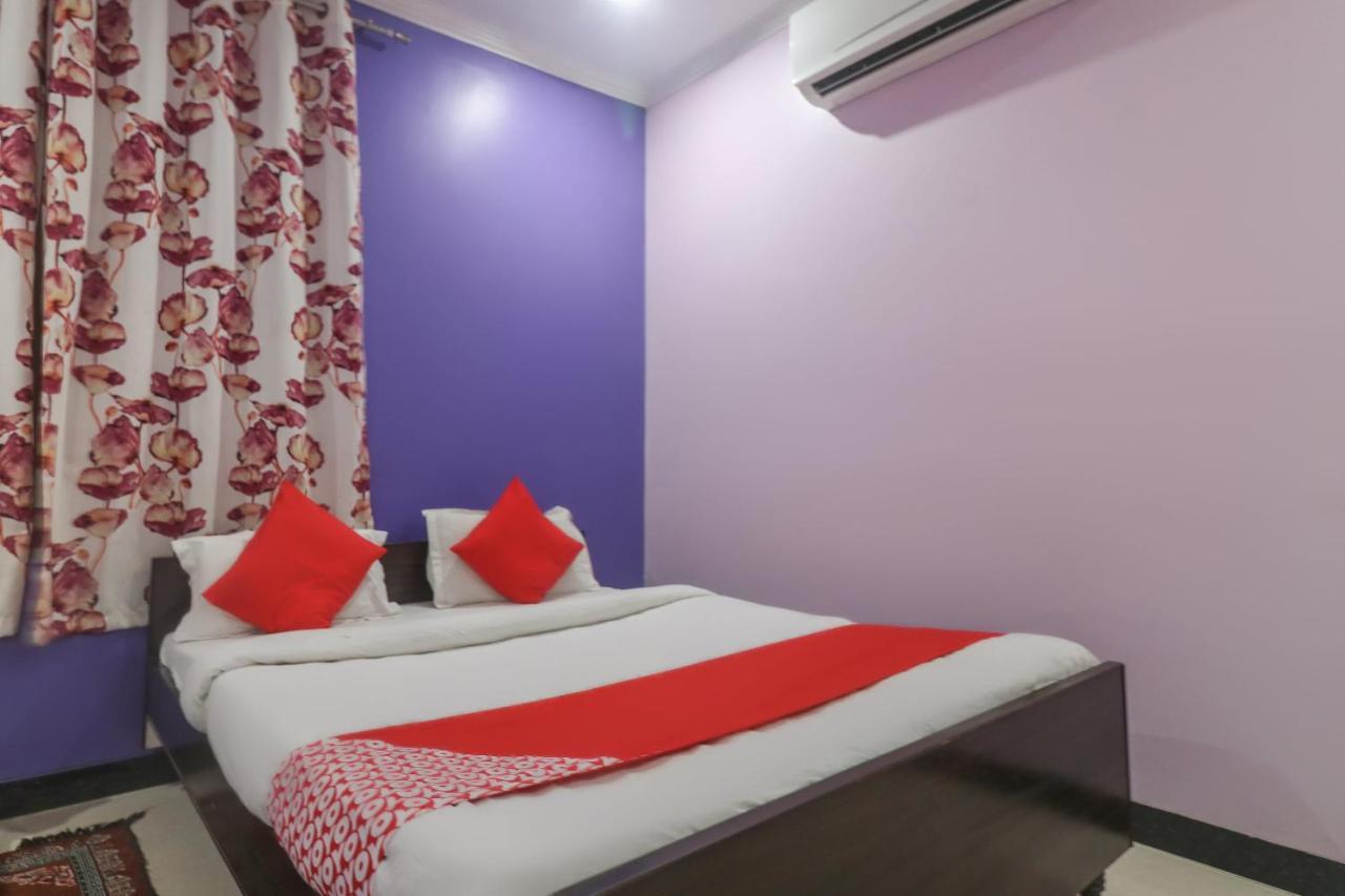 Oyo 60651 Hotel Arya Varanasi Exterior photo