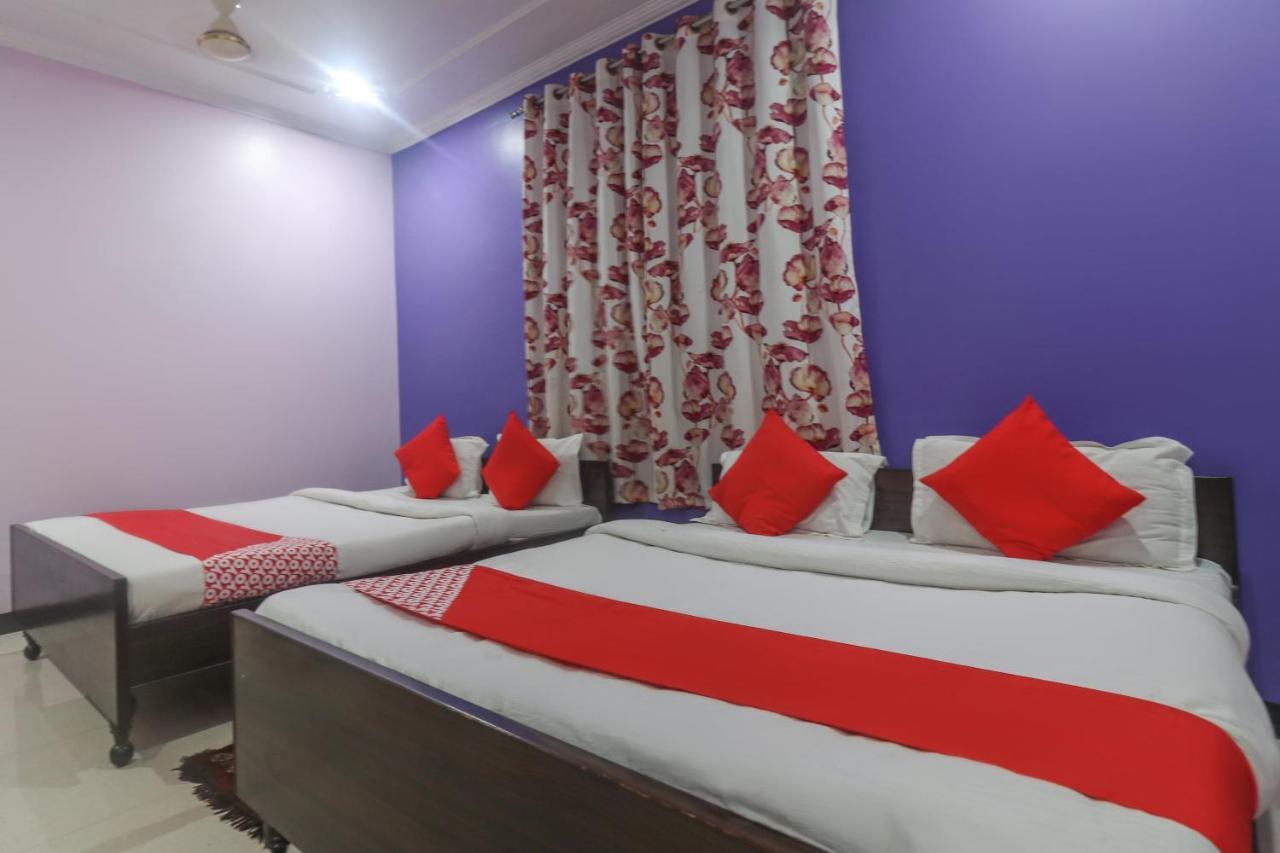 Oyo 60651 Hotel Arya Varanasi Exterior photo