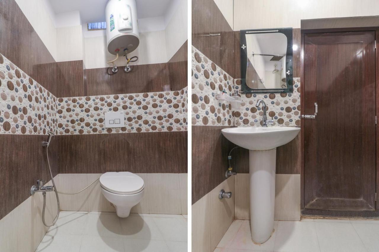 Oyo 60651 Hotel Arya Varanasi Exterior photo