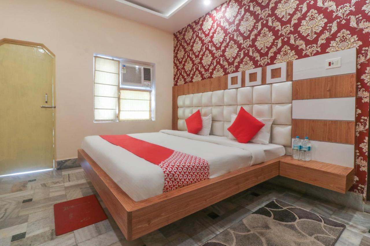 Oyo 60651 Hotel Arya Varanasi Exterior photo