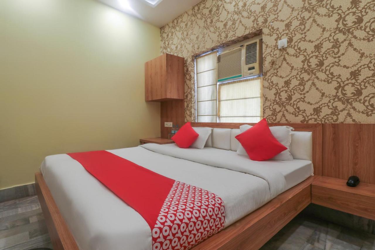 Oyo 60651 Hotel Arya Varanasi Exterior photo